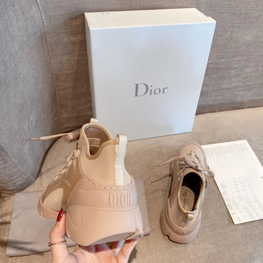 👟👟Ex-factory price 460 👟👟 DiorDior high-end version super popular Dior dad shoes-Crusie “J’DIOR 2020ss The new product created at the first major show of Paris Fashion Week in spring "As long as you buy this noble elegance, it will be yours." The new series is inspired by Dior's chief designer to cleverly combine the webbing on the dress with elegance on the perfect shoe shape. Super classic and good-looking. The original last is the most perfect last shape. Customized original material: imported silk cowhide with soft original customized Lycra surface. The best fabric on the market. 1:1 molded original film combination. The inner cowhide feet are perfect! Sizes 35-41, welcome to compare with the real ones